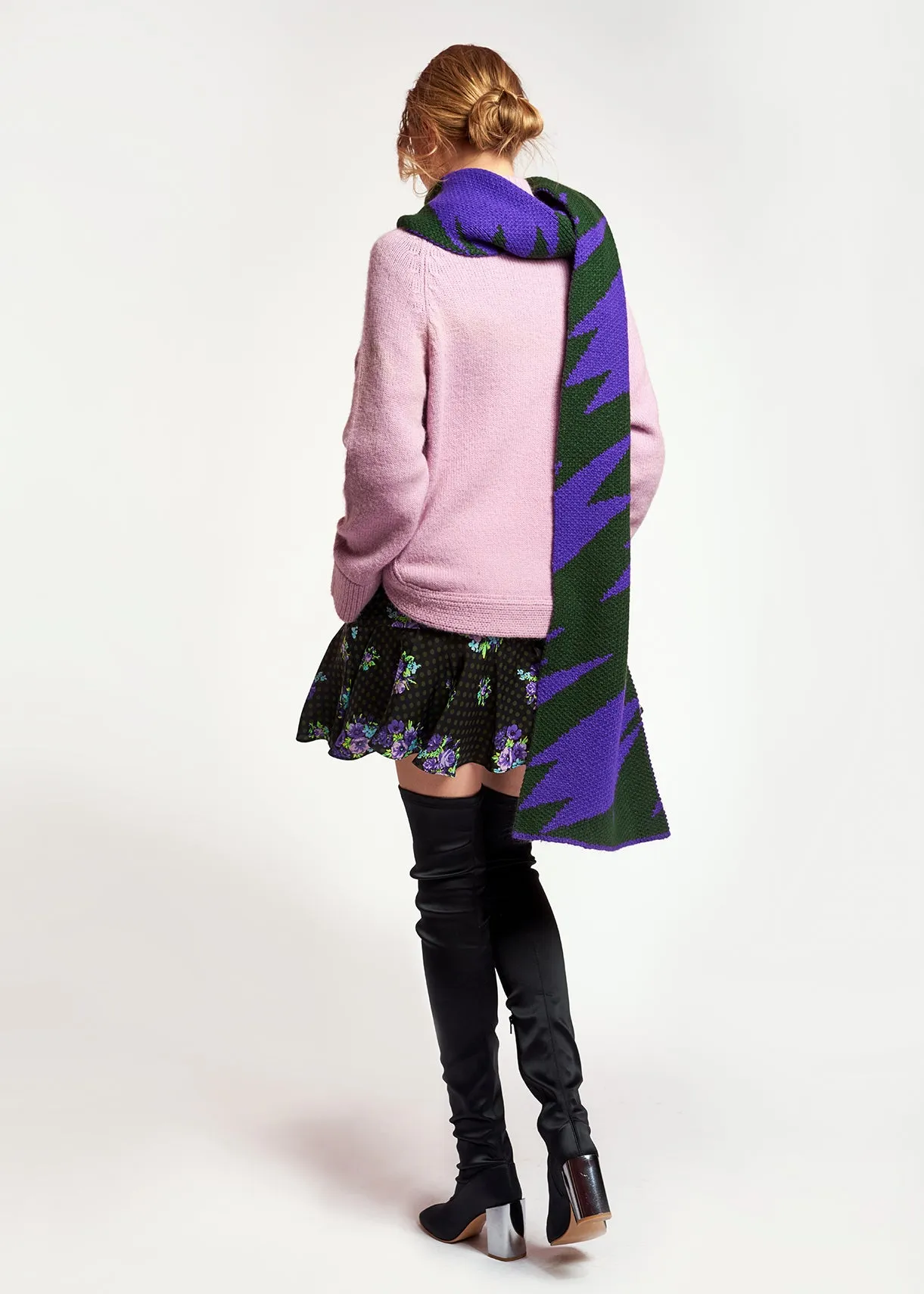 Khaki and purple graphic knit scarf