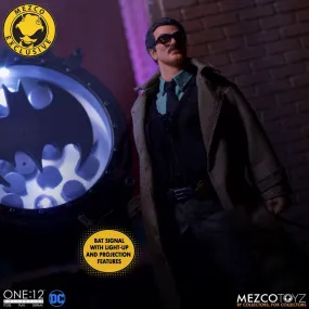 Mezco One 12 x DC Commissioner Gordon and Bat Signal Deluxe Edition [2019 SDCC]